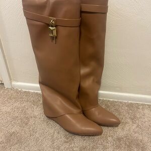 Trendy fold over tall boot tan